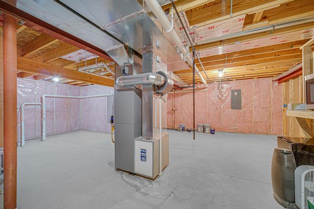 605 Hatch Lake Pkwy, Valparaiso, IN 46385