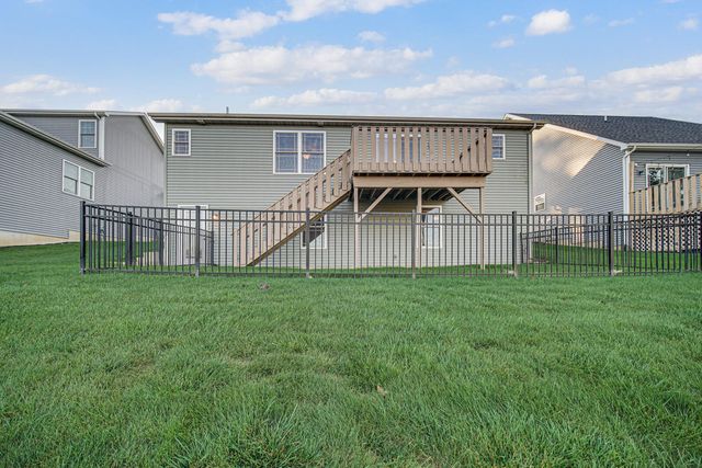 605 Hatch Lake Pkwy, Valparaiso, IN 46385