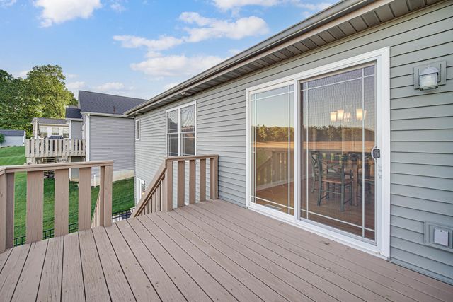 605 Hatch Lake Pkwy, Valparaiso, IN 46385