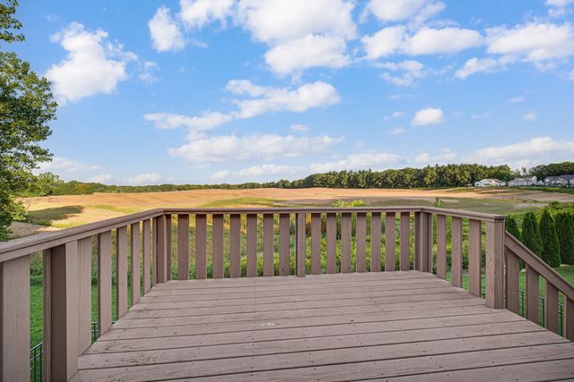 605 Hatch Lake Pkwy, Valparaiso, IN 46385