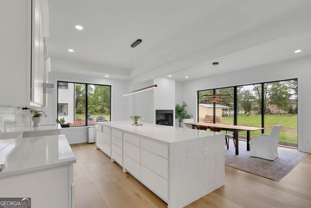 1530 W Sandtown Road SW, Marietta, GA 30064