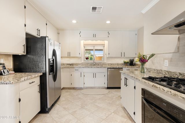 864 W TULSA Street, Chandler, AZ 85225