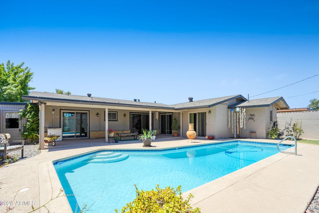 864 W TULSA Street, Chandler, AZ 85225