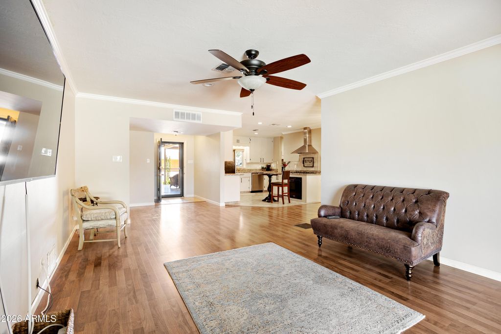 Image 12 of property listing at 864 W TULSA Street, Chandler, AZ 85225