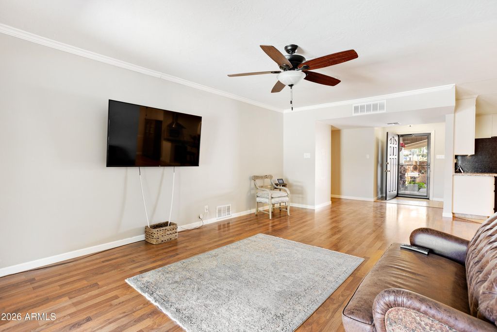 Image 14 of property listing at 864 W TULSA Street, Chandler, AZ 85225