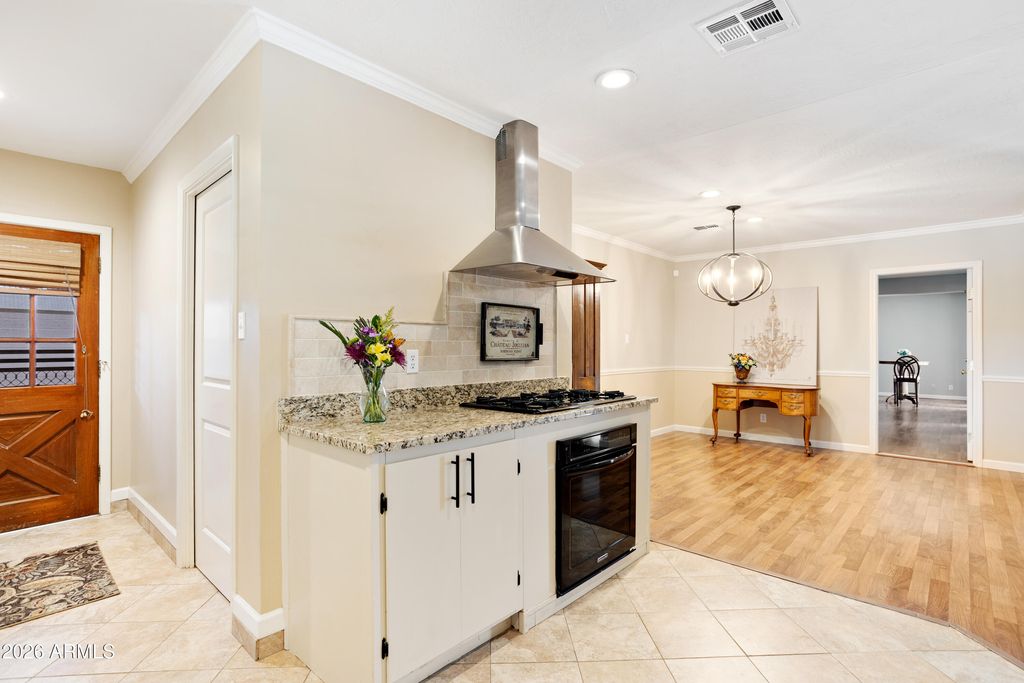Image 22 of property listing at 864 W TULSA Street, Chandler, AZ 85225