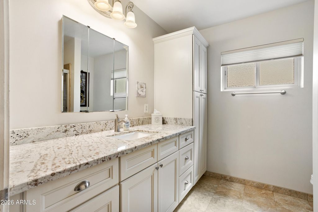 Image 28 of property listing at 864 W TULSA Street, Chandler, AZ 85225
