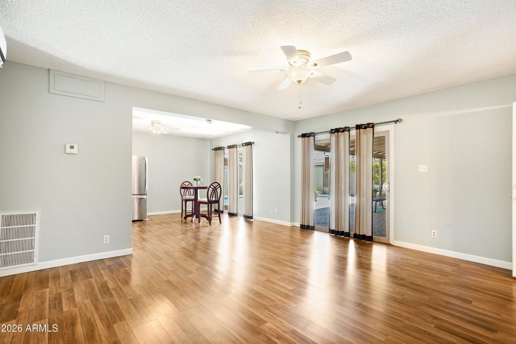 Image 36 of property listing at 864 W TULSA Street, Chandler, AZ 85225