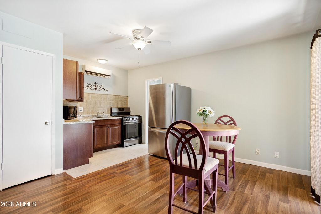 Image 37 of property listing at 864 W TULSA Street, Chandler, AZ 85225