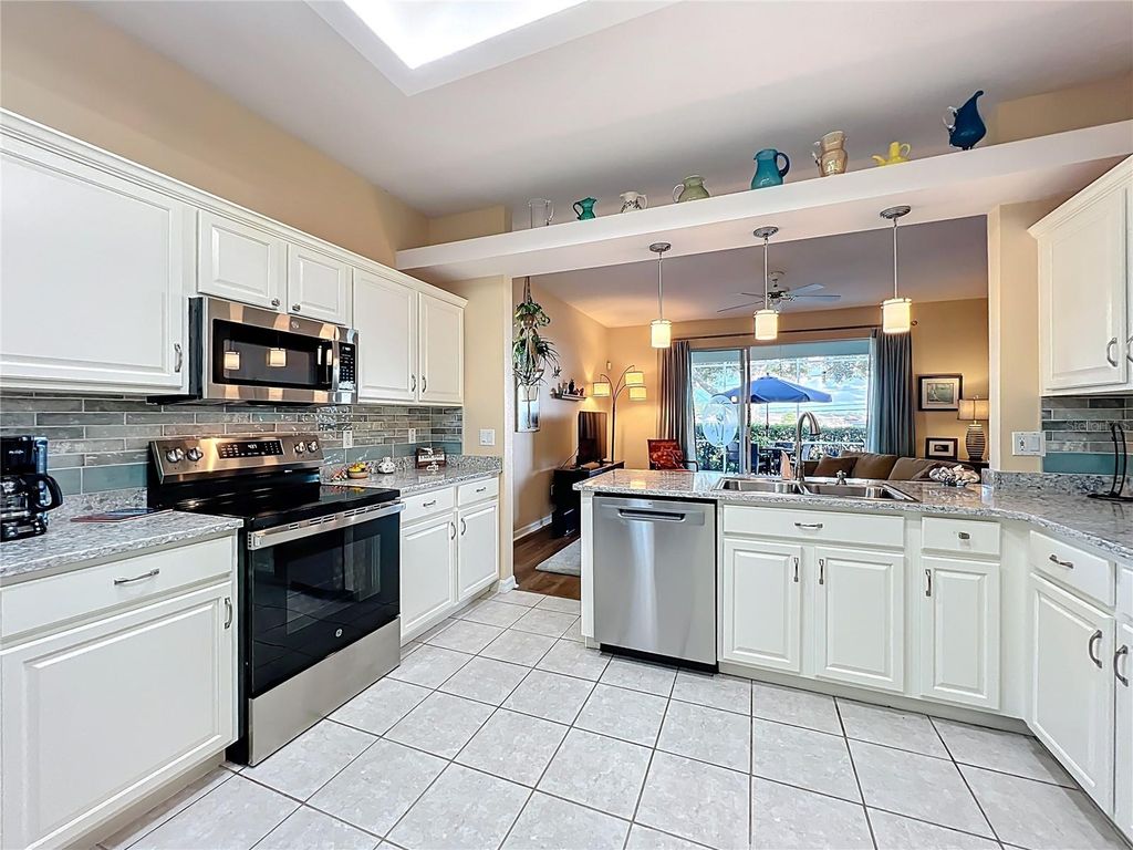 Image 29 of property listing at 4334 HAMMERSMITH DRIVE, Clermont, FL 34711