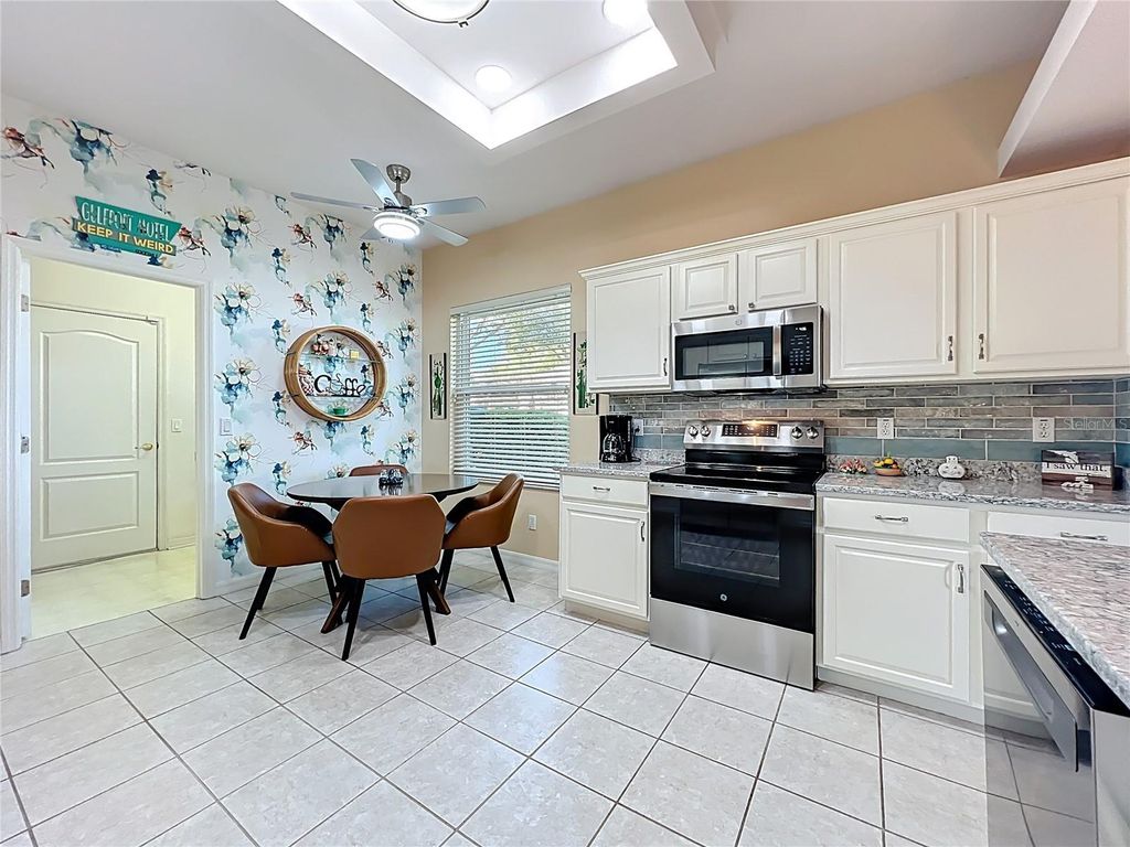 Image 31 of property listing at 4334 HAMMERSMITH DRIVE, Clermont, FL 34711