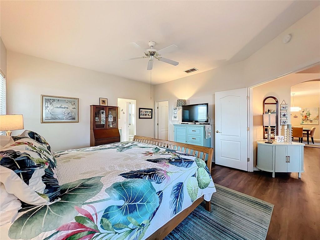 Image 33 of property listing at 4334 HAMMERSMITH DRIVE, Clermont, FL 34711