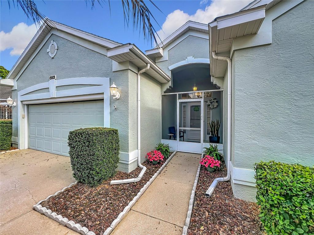 Image 5 of property listing at 4334 HAMMERSMITH DRIVE, Clermont, FL 34711