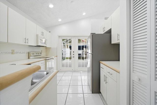 628 Stanton Dr, Weston, FL 33326