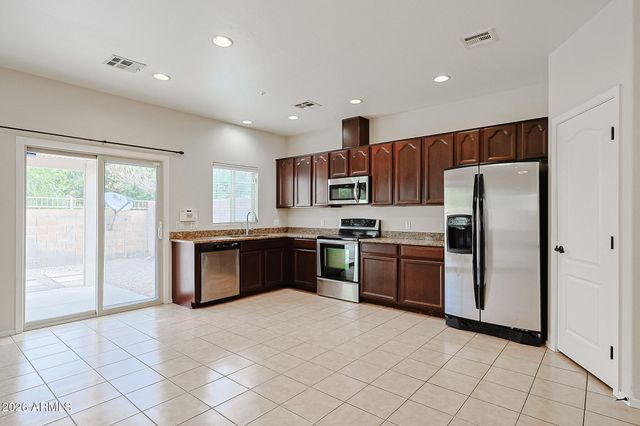 8792 W PERSHING Avenue, Peoria, AZ 85381