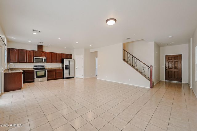 8792 W PERSHING Avenue, Peoria, AZ 85381