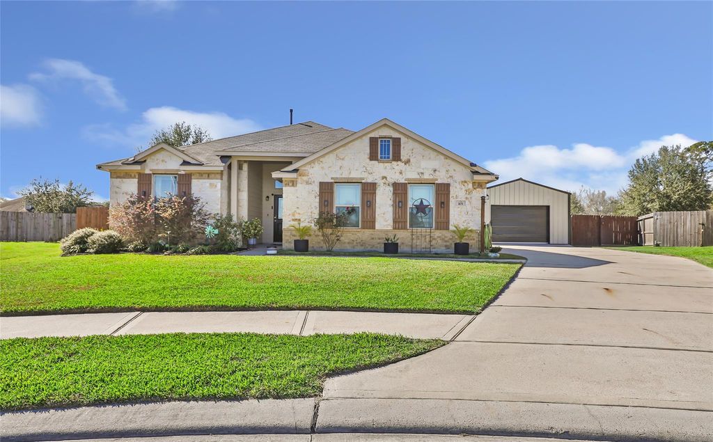 103 Aline Drive, Dayton, TX 77535