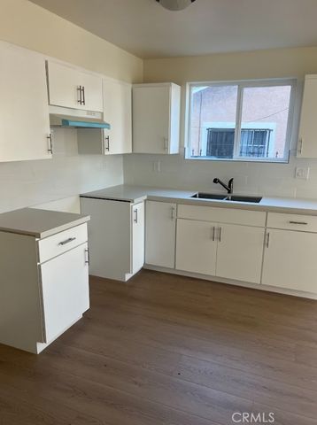 411 E 99th Street, Los Angeles, CA 90003