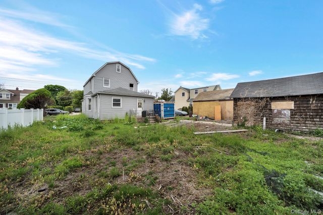 64 4th Avenue, New Hyde Park, NY 11040