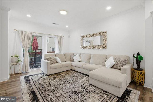 21845 JARVIS SQ, Ashburn, VA 20147