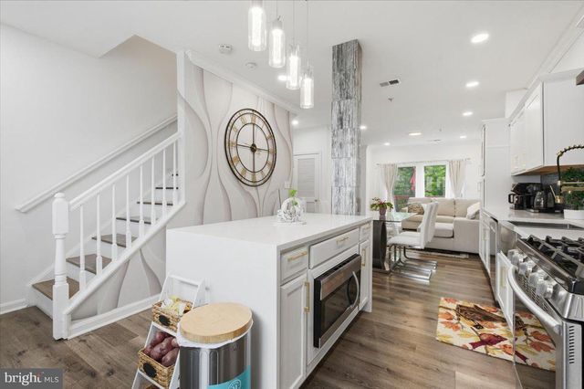 21845 JARVIS SQ, Ashburn, VA 20147