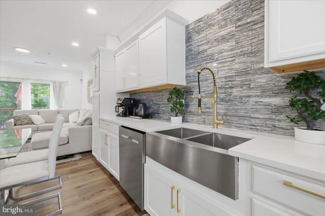 21845 JARVIS SQ, Ashburn, VA 20147