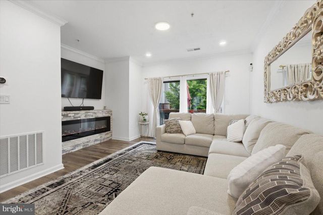 21845 JARVIS SQ, Ashburn, VA 20147