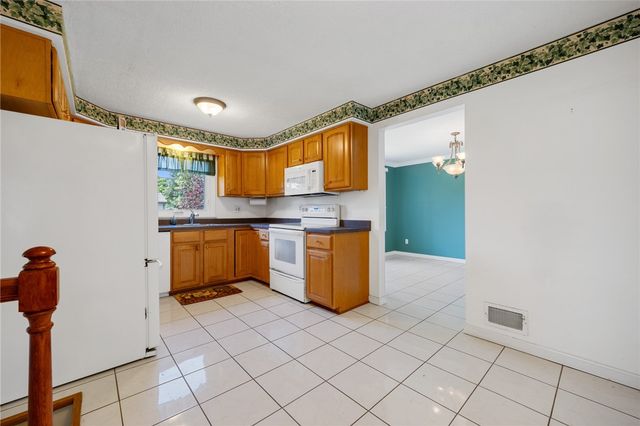 225 Sandoris Circle, Irondequoit, NY 14622