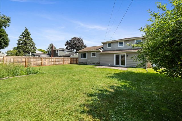 225 Sandoris Circle, Irondequoit, NY 14622