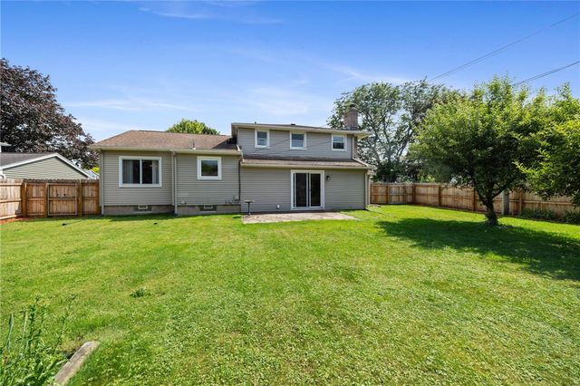 225 Sandoris Circle, Irondequoit, NY 14622