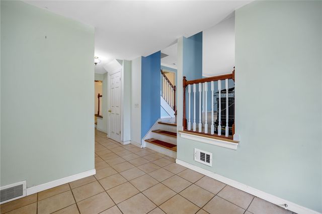 225 Sandoris Circle, Irondequoit, NY 14622