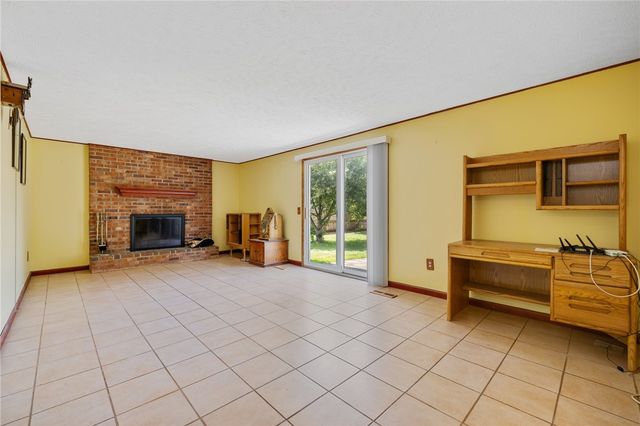 225 Sandoris Circle, Irondequoit, NY 14622