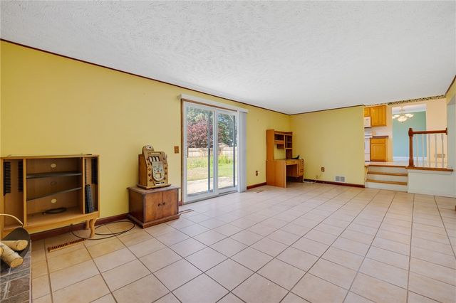 225 Sandoris Circle, Irondequoit, NY 14622
