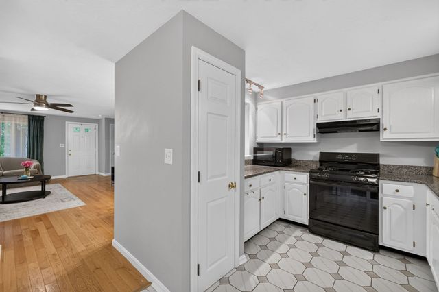 13 Old Meetinghouse Grn 13, Norton, MA 02766