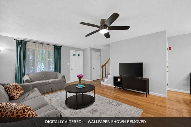 13 Old Meetinghouse Grn 13, Norton, MA 02766