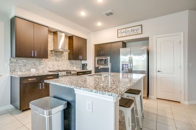 1069 Nighthawk Trail, Alvarado, TX 76009