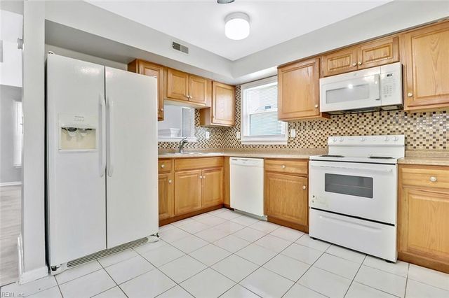 3871 Buchanan DR, Virginia Beach, VA 23453