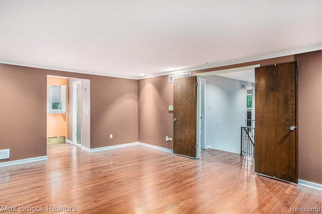 5622 Powder Horn Drive, West Bloomfield, MI 48322