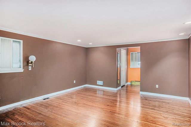 5622 Powder Horn Drive, West Bloomfield, MI 48322