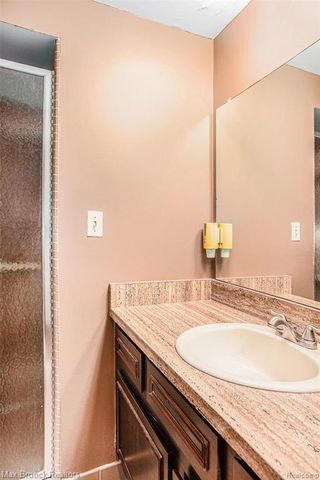 5622 Powder Horn Drive, West Bloomfield, MI 48322