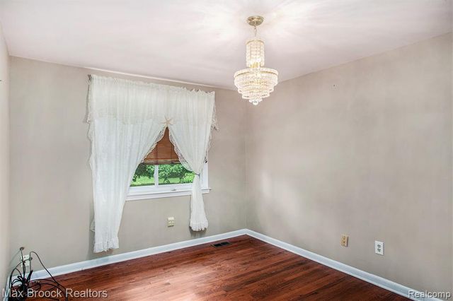 5622 Powder Horn Drive, West Bloomfield, MI 48322