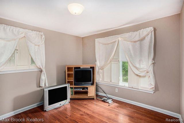 5622 Powder Horn Drive, West Bloomfield, MI 48322