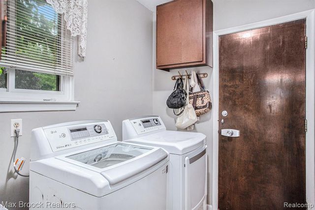 5622 Powder Horn Drive, West Bloomfield, MI 48322