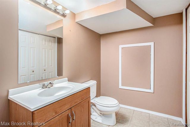 5622 Powder Horn Drive, West Bloomfield, MI 48322