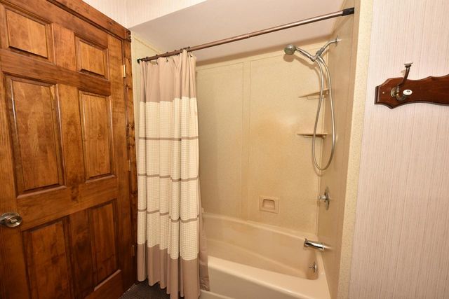 W226N309 Takoma DRIVE, Waukesha, WI 53186
