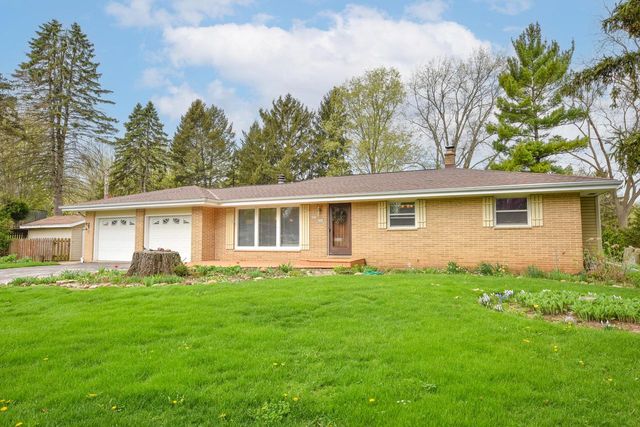 W226N309 Takoma DRIVE, Waukesha, WI 53186