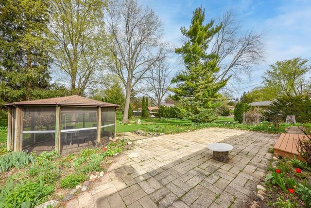 W226N309 Takoma DRIVE, Waukesha, WI 53186
