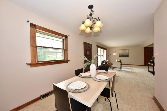 W226N309 Takoma DRIVE, Waukesha, WI 53186