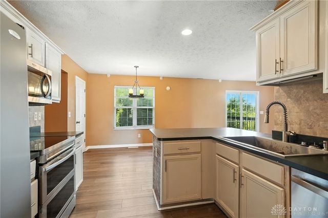 809 Ginger Ridge Drive, Trenton, OH 45067