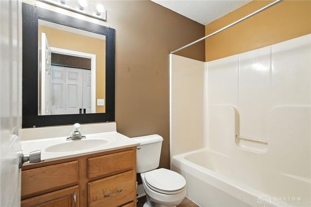 809 Ginger Ridge Drive, Trenton, OH 45067